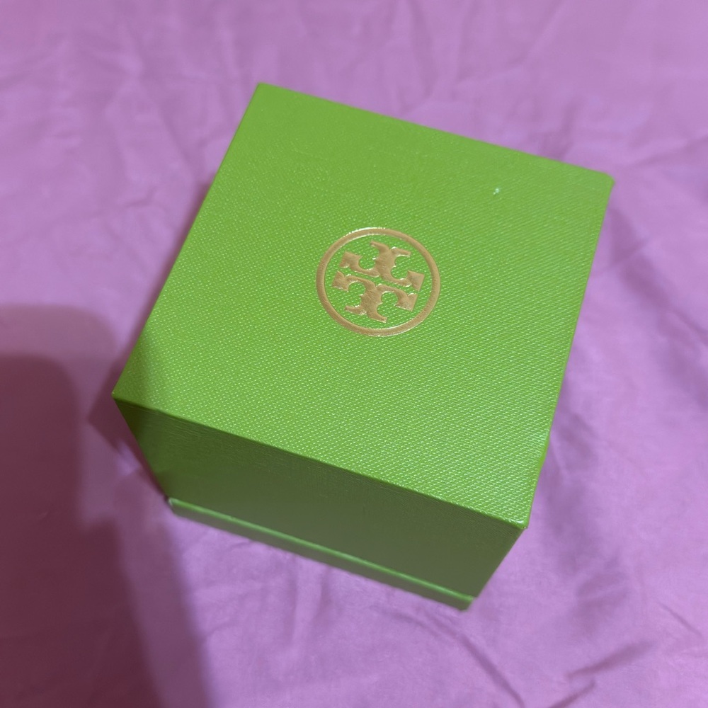 Tory Burch Gold Chain-Link Women's Watch - Picture 3 of 4